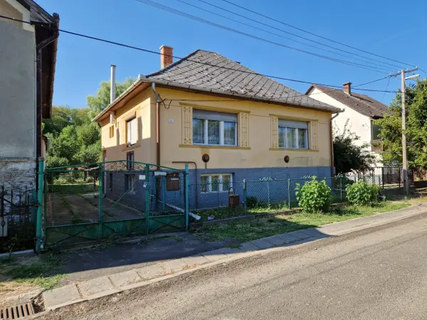 Eladó családi ház, Bekölce 2 szoba 76 m² 12.5 M Ft