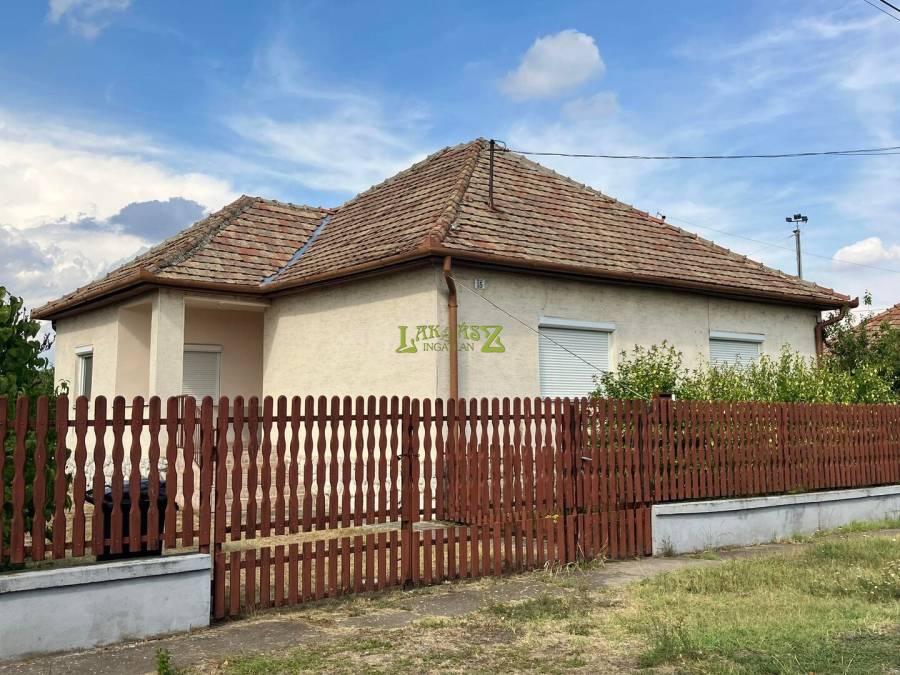 eladó családi ház, Besenyőtelek
