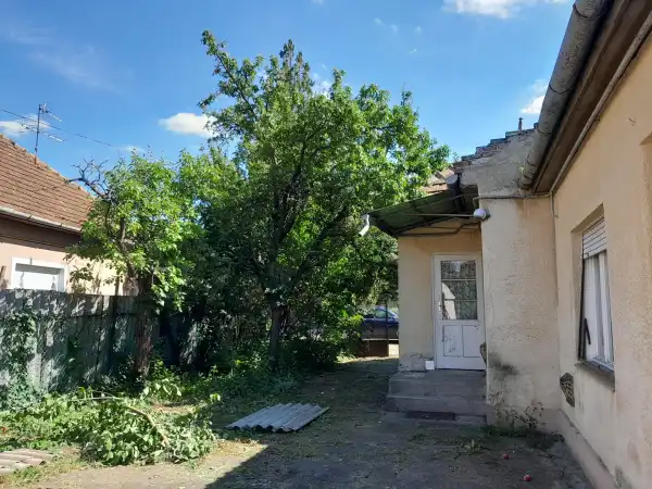 Eladó családi ház, Eger 2 szoba 60 m² 22 M Ft