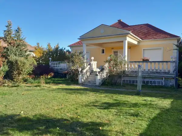 Eladó családi ház, Eger 6 szoba 270 m² 149.9 M Ft