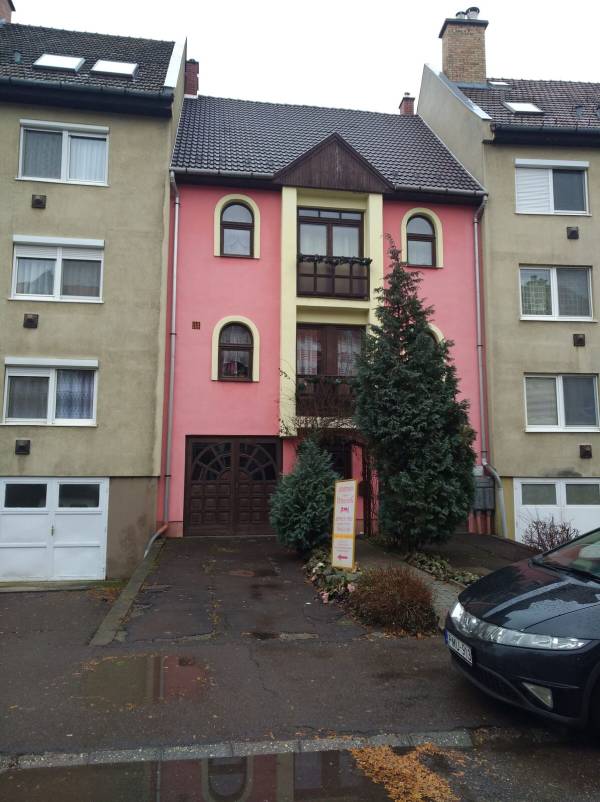 eladó családi ház, Eger