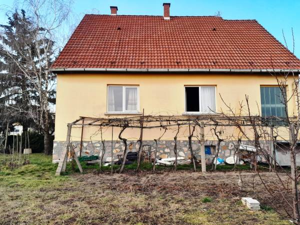 eladó családi ház, Ostoros