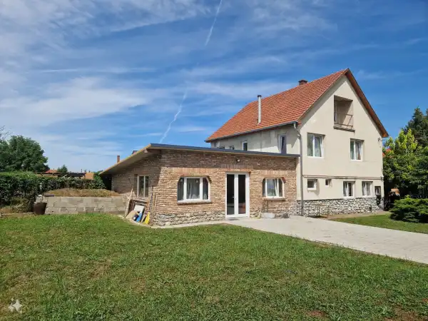 Eladó családi ház, Szilvásvárad 8 szoba 310 m² 120 M Ft