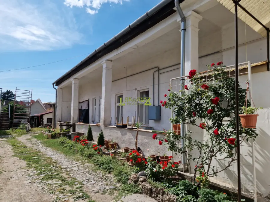 eladó téglalakás, Eger