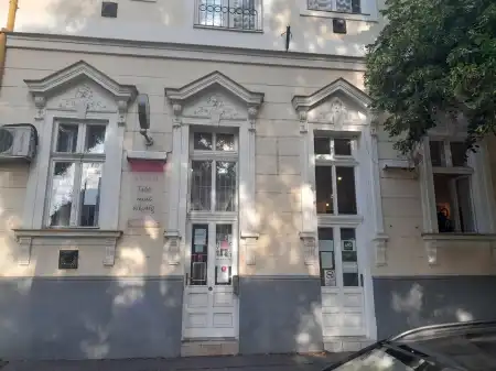 Kiadó üzlethelyiség utcai bejáratos, Eger 40 m² 120 E Ft/hó
